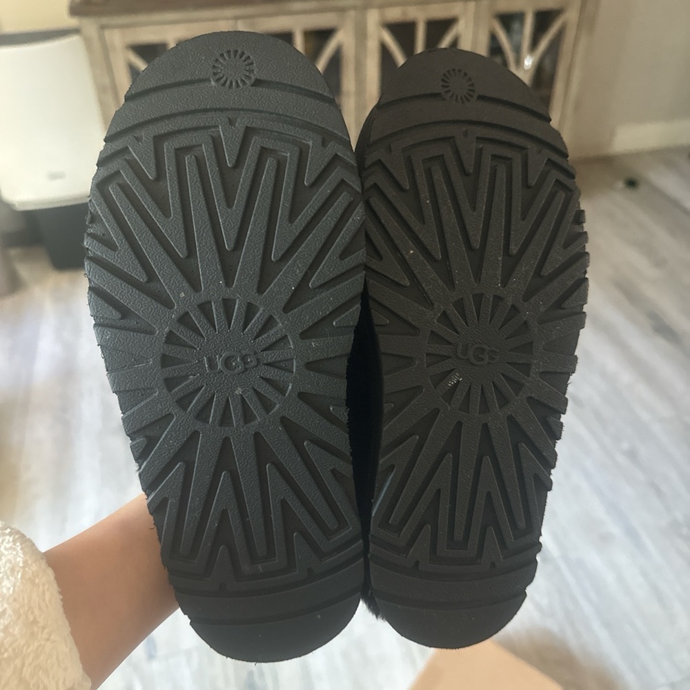 Brand new ugg slippers.